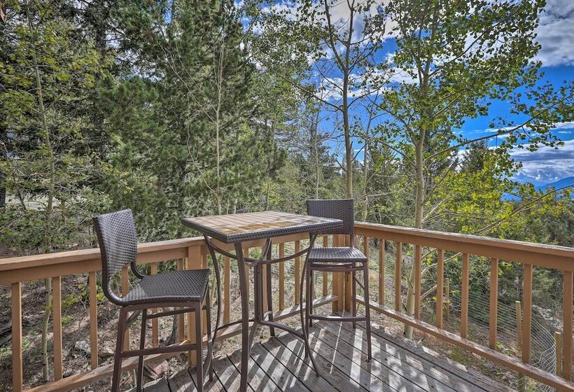 Hot Tub & Mountain Views: Conifer Cabin!