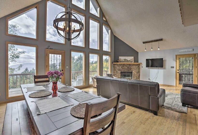 Hot Tub & Mountain Views: Conifer Cabin!