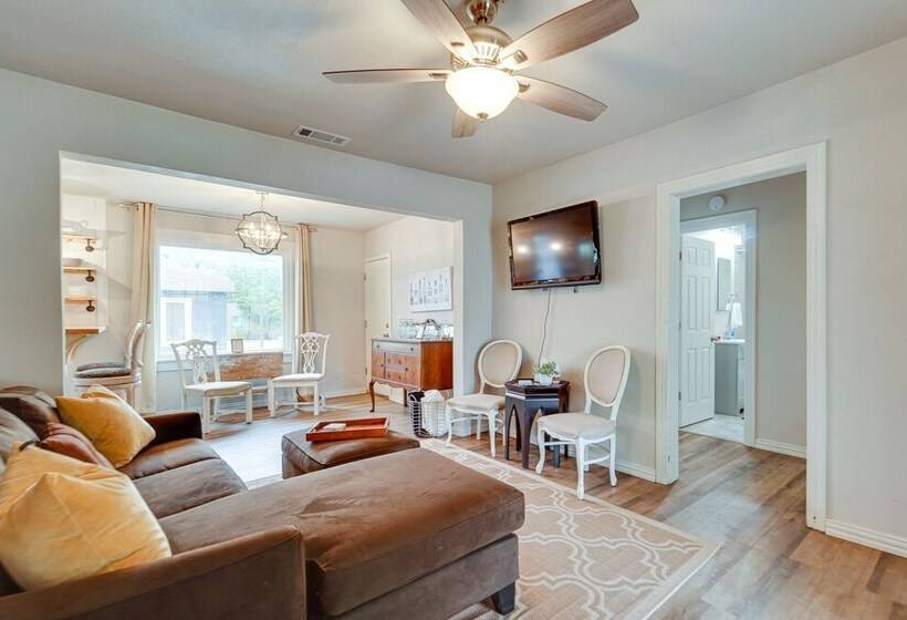 Pet Friendly North Texas Home W/ Spacious Yard!