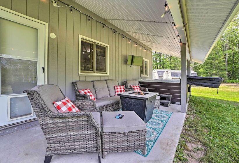 Pet Friendly Home W/ Hot Tub In Northern Michigan!
