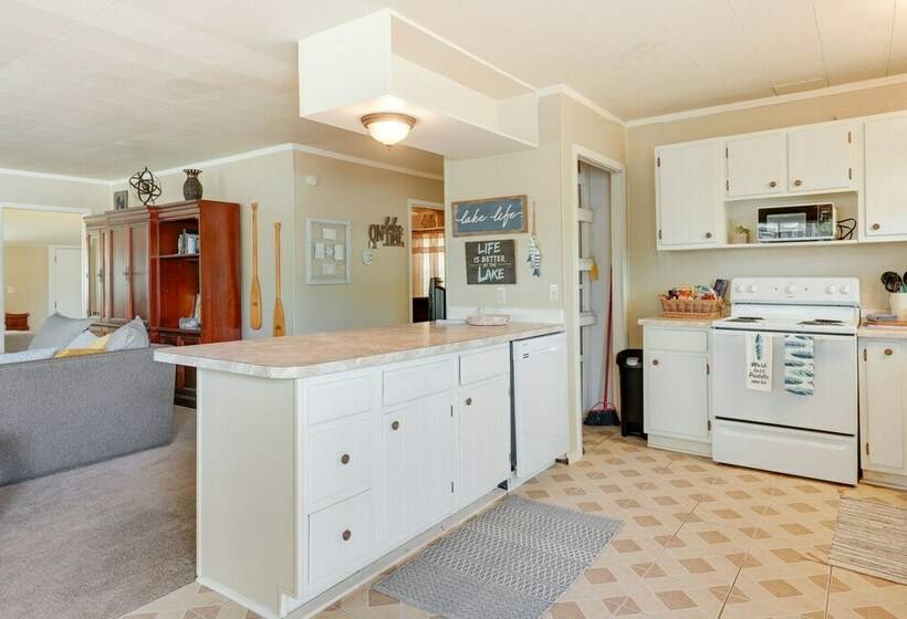 Pet Friendly Canyon Lake Home   2 Mi To Beach!