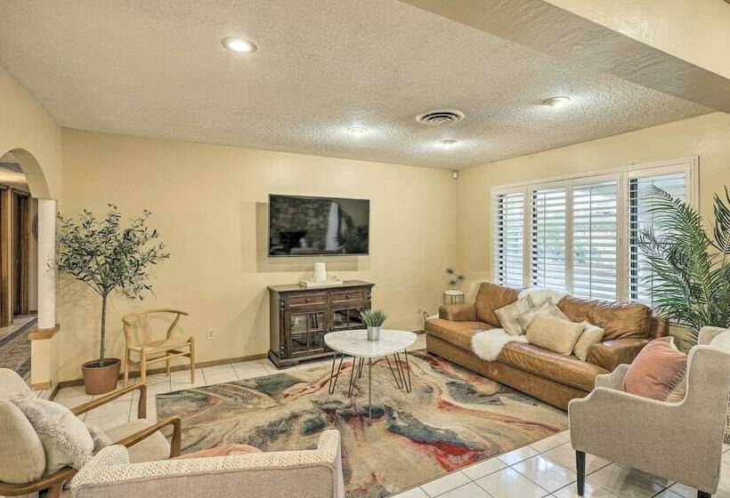 Petfriendly  Hygge Home  W/ Outdoor Pool!
