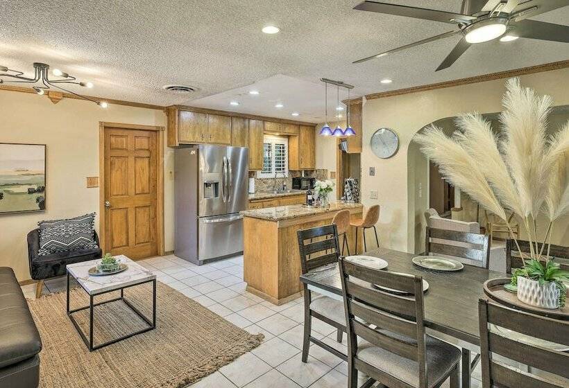 Petfriendly  Hygge Home  W/ Outdoor Pool!