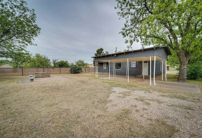Pet Friendly North Texas Home W/ Spacious Yard!