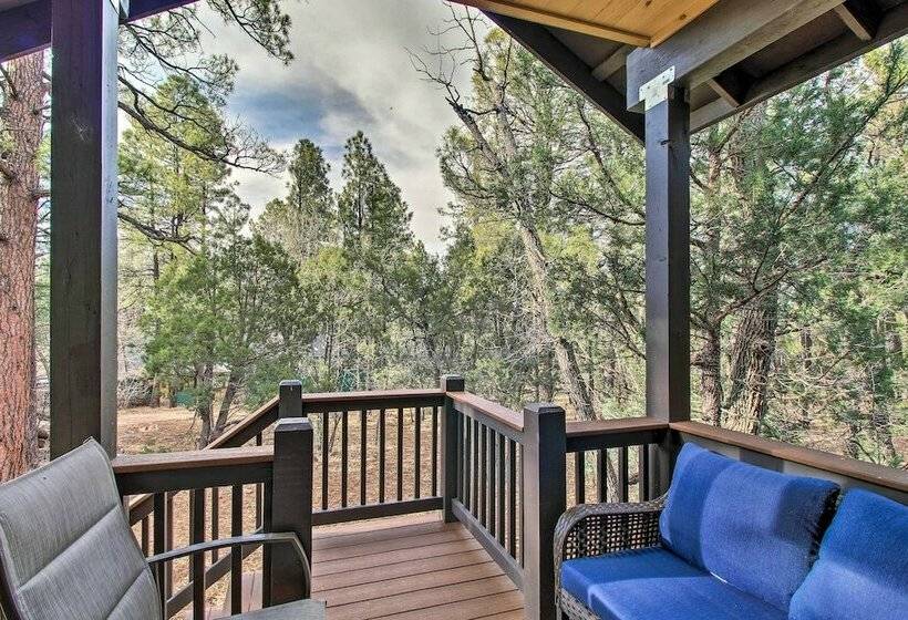 Pinetoplakeside Cabin: Walk To Stables!