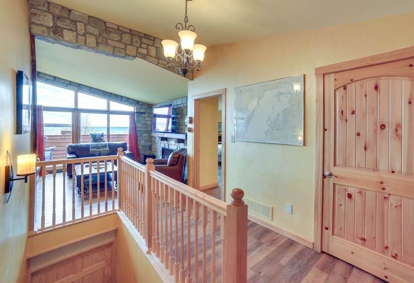 Prairie Style Home On Garden Bay W/ Deck + Hot Tub