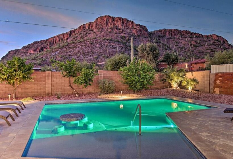 Luxe Phoenix Home: Desert Butte View & Heated Pool
