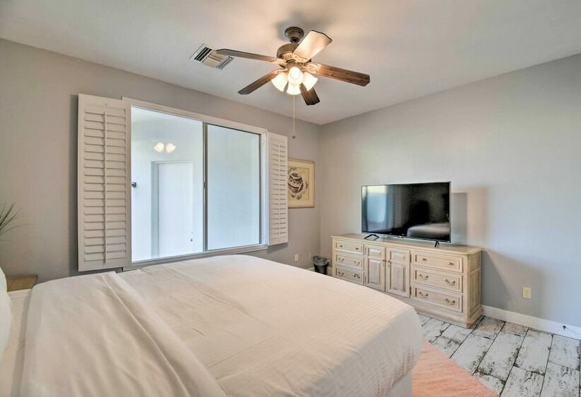 Luxe Phoenix Home: Desert Butte View & Heated Pool