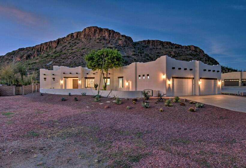 Luxe Phoenix Home: Desert Butte View & Heated Pool