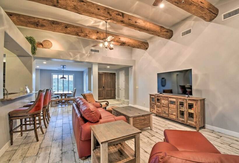 Luxe Phoenix Home: Desert Butte View & Heated Pool