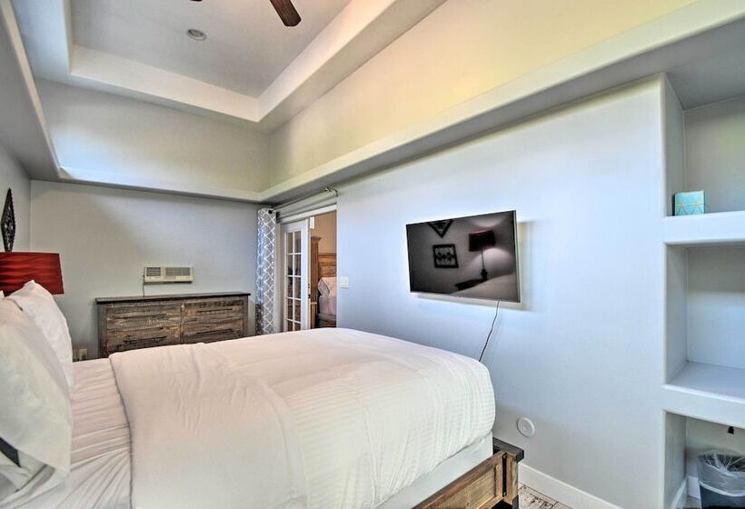 Luxe Phoenix Home: Desert Butte View & Heated Pool