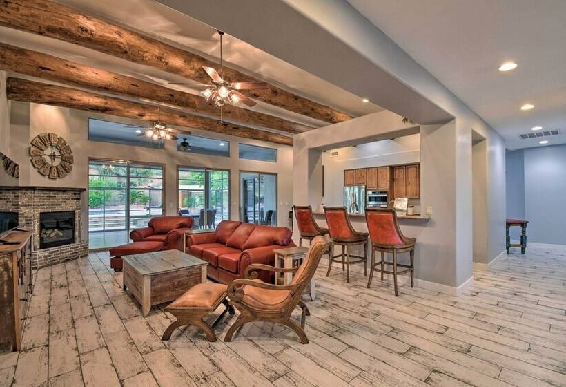 Luxe Phoenix Home: Desert Butte View & Heated Pool