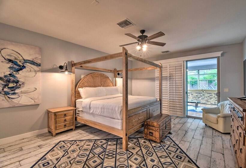 Luxe Phoenix Home: Desert Butte View & Heated Pool