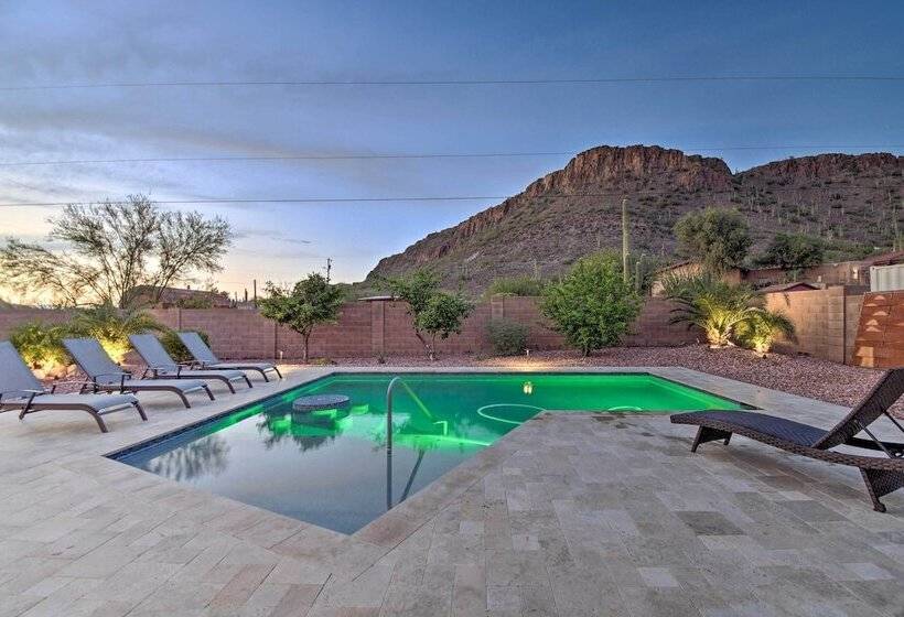 Luxe Phoenix Home: Desert Butte View & Heated Pool