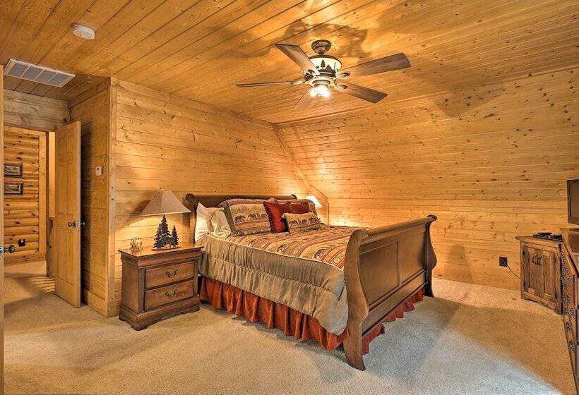 Purlear Luxury, Spacious Log Cabin W/ Mtn Views!