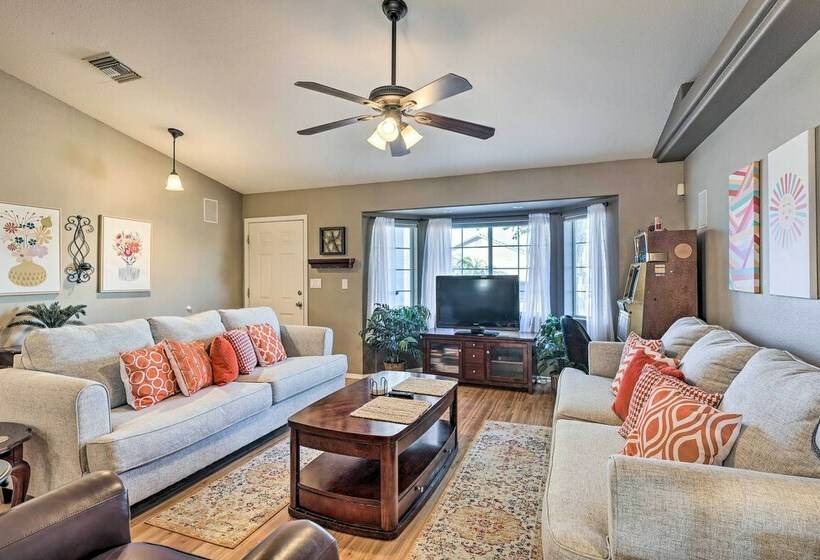 Quaint Bullhead City Home: Patio + Mtn Views!