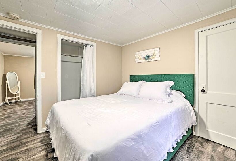 Quaint Frederic Home: Ski, Boat + Hike Nearby