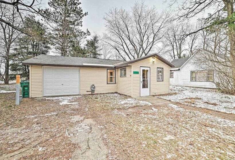 Quaint Frederic Home: Ski, Boat + Hike Nearby