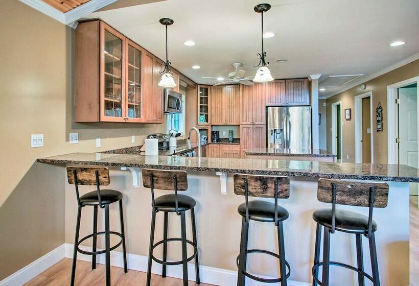 Readfield Retreat W/ Lake Maranacook Views!