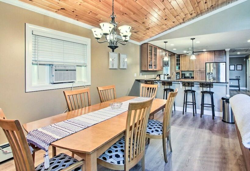 Readfield Retreat W/ Lake Maranacook Views!