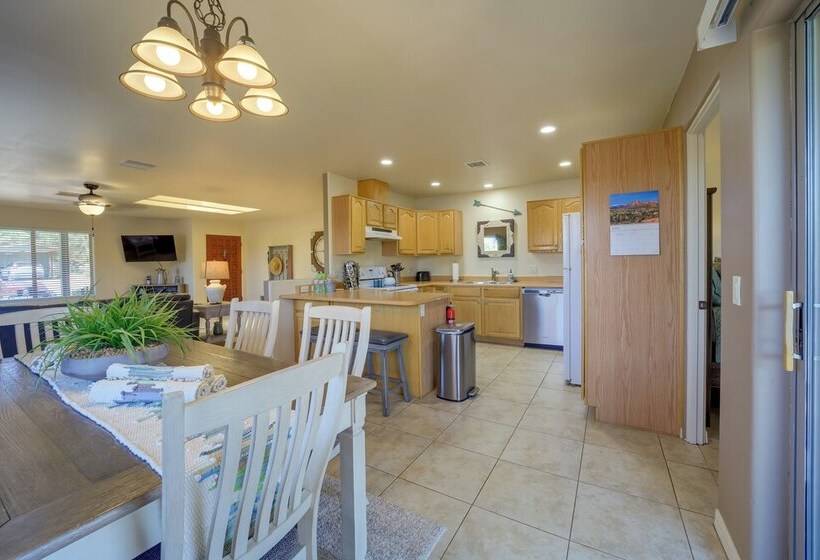 Red Rock Retreat W/ Patio: 3 Mi To Downtown Sedona