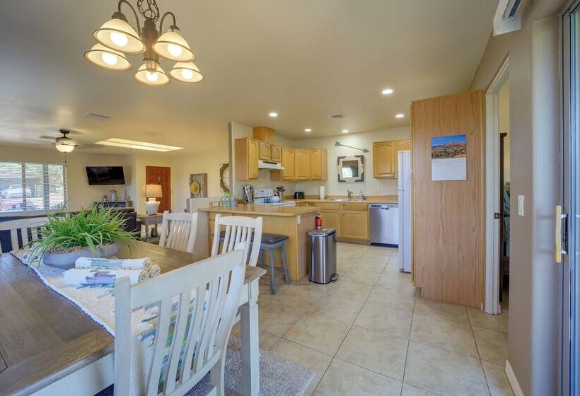 Red Rock Retreat W/ Patio: 3 Mi To Downtown Sedona
