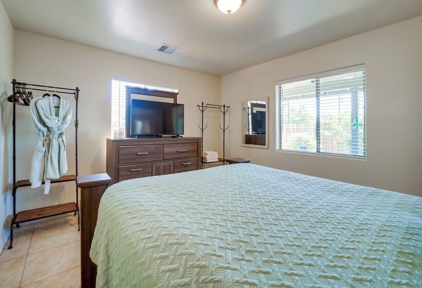 Red Rock Retreat W/ Patio: 3 Mi To Downtown Sedona