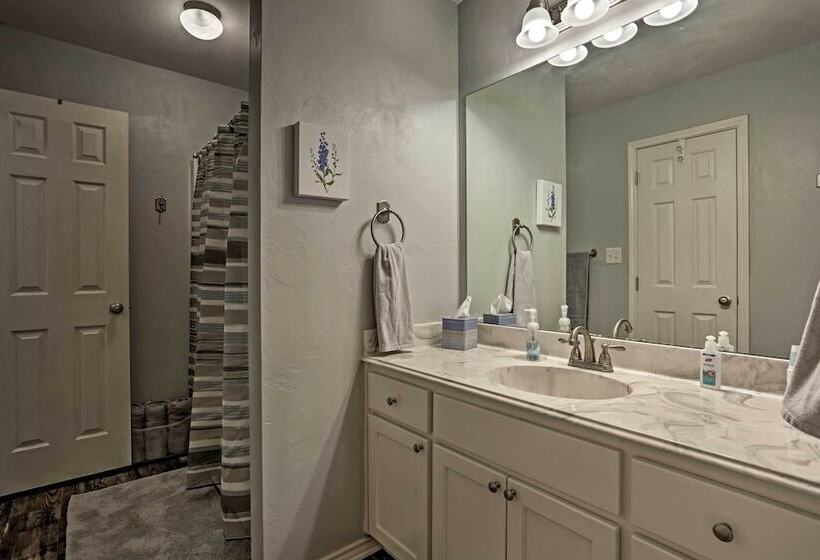 Relaxing Texas Getaway, 1 Mile To Boat Ramp!