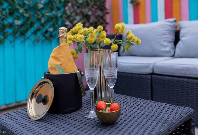 レジデンス All Ensuite,smarttvs,garden,20 Mins To Nec,parking