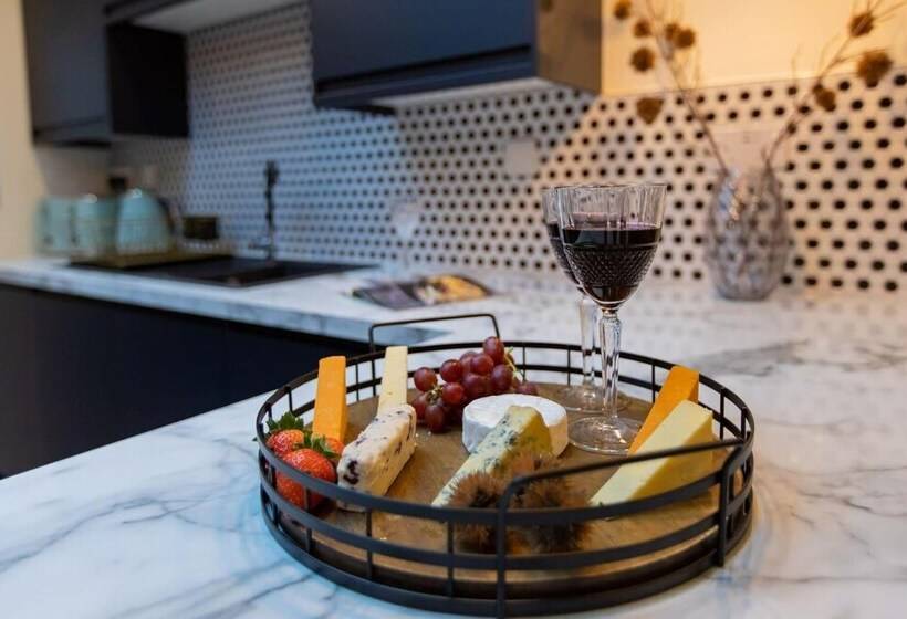 レジデンス All Ensuite,smarttvs,garden,20 Mins To Nec,parking