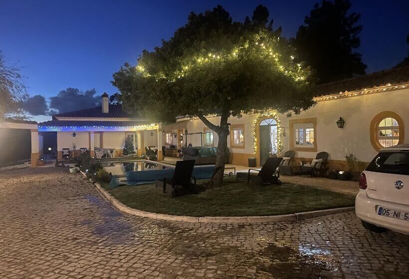 דירת נופש Fantastic House, Swimmingpool, Jacuzzi, Horses