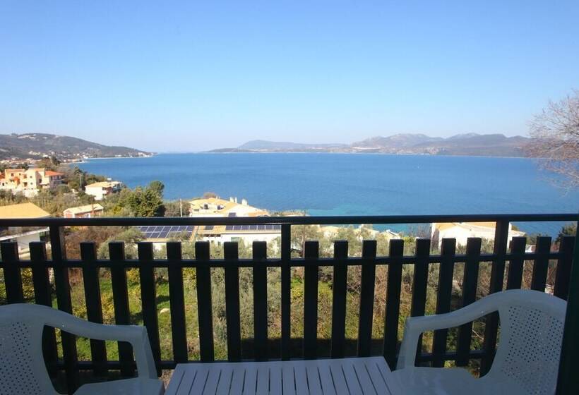 레지던스 Impeccable 4 Bed House In Nikiana