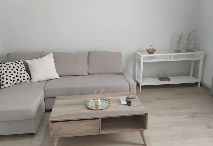 اقامتگاه Nefeli House Syros