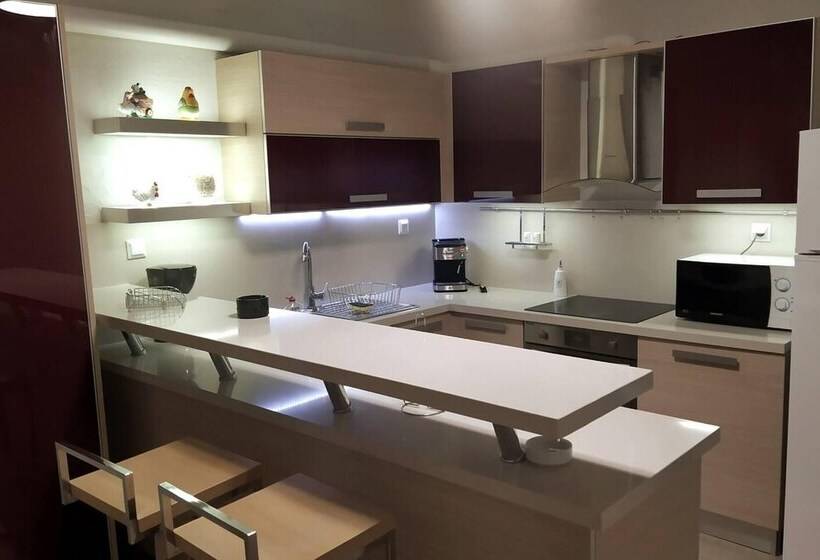 اقامتگاه Nefeli House Syros