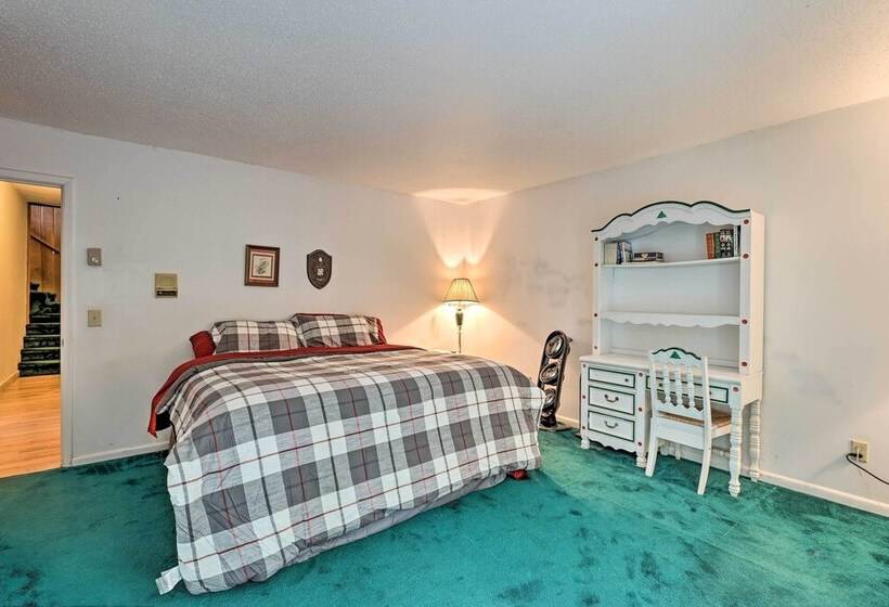 Retro Beech Mountain Home   2 Mi To Skiing!