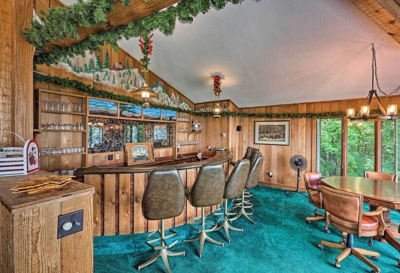 Retro Beech Mountain Home   2 Mi To Skiing!