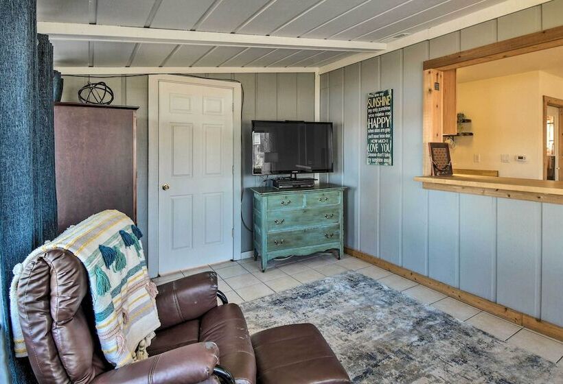 Riverfront Dixon, Illinois, Vacation Rental!