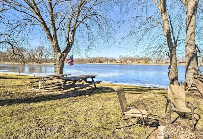 Riverfront Dixon, Illinois, Vacation Rental!