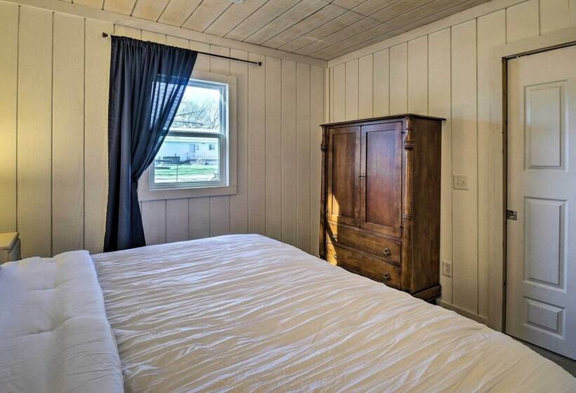 Riverfront Dixon, Illinois, Vacation Rental!