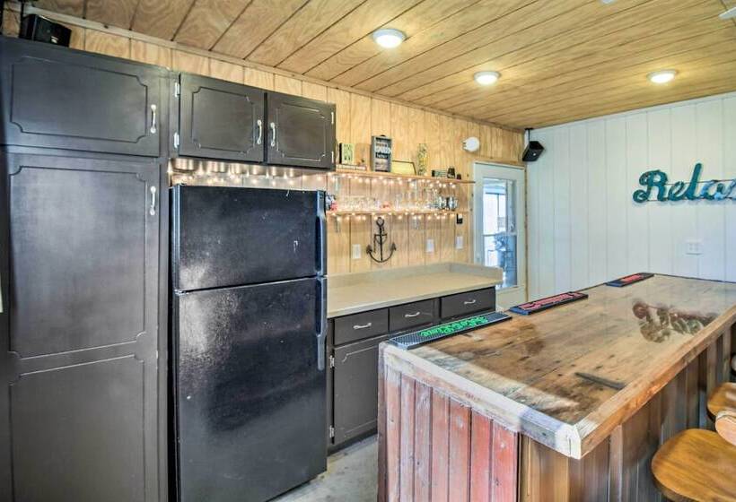 Riverfront Dixon, Illinois, Vacation Rental!