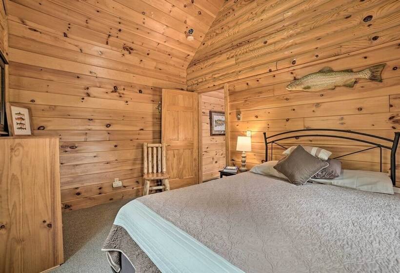 Riverfront Lewiston Cabin W/ Stone Fireplace!