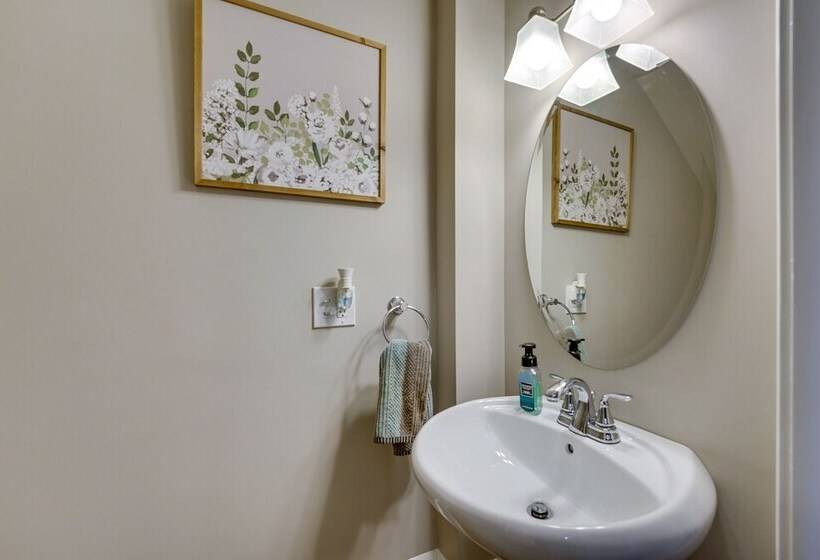 Riverfront St Clair Home Walk To Downtown!