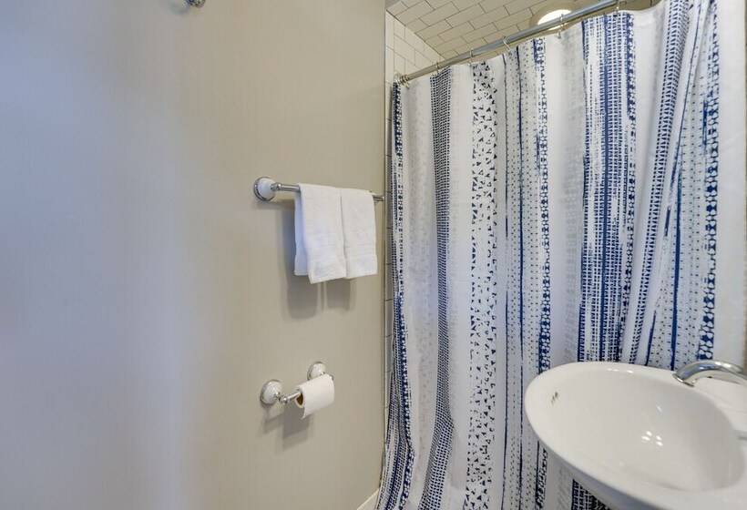 Riverfront St Clair Home   Walk To Downtown!