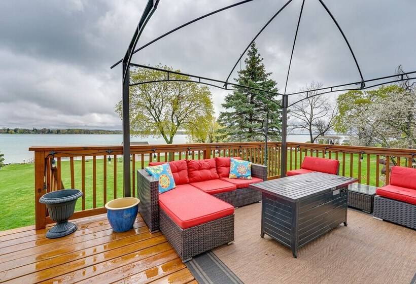 Riverfront St Clair Home Walk To Downtown!