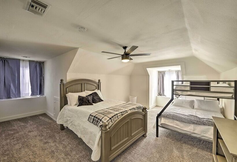 Riverside House W/ Yard ~ 1 Mi To Downtown!