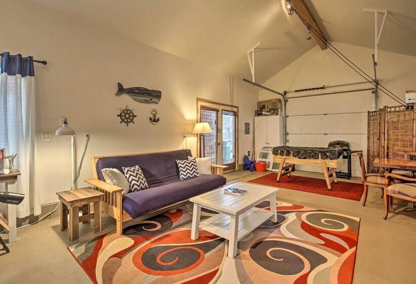 Rockaway Beach Home W/ Hot Tub: 4 Blocks To Beach!