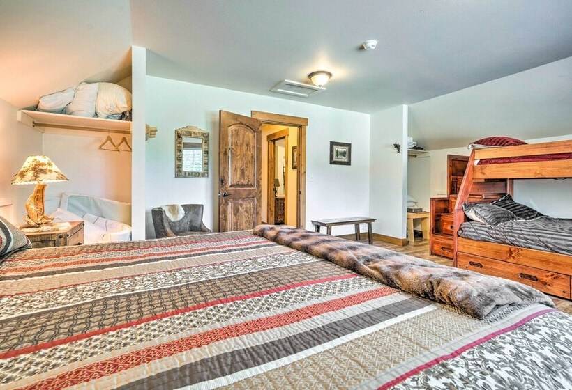 Ronald Home W/ Direct Cle Elum Lake Access!