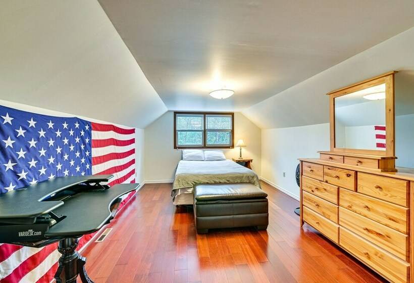 Saratoga Springs Home Near Skidmore College!