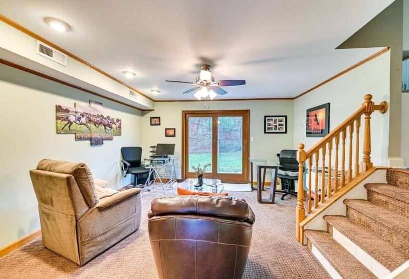 Saratoga Springs Home Near Skidmore College!