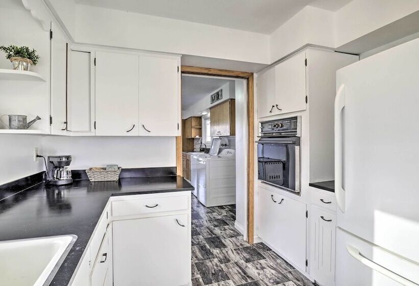 Secluded Albany Escape, Pet Friendly W/ Fee